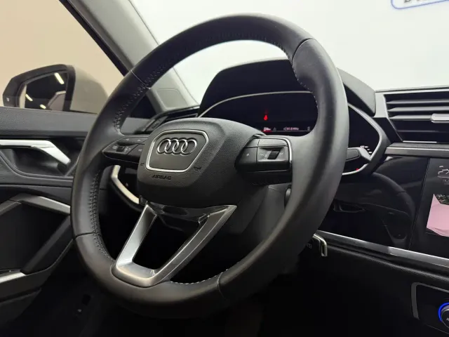 Audi Q3 — Фото автомобиля 14