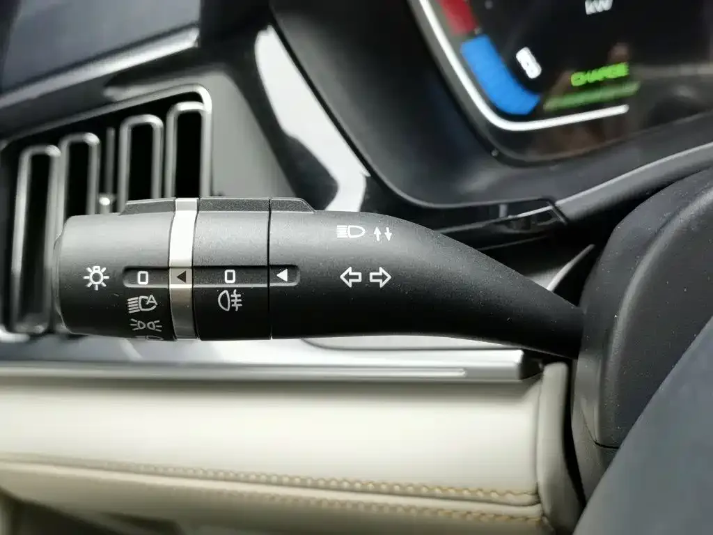 BYD Song PLUS PHEV 2021 DM-i 110KM Flagship — Фото автомобиля 21