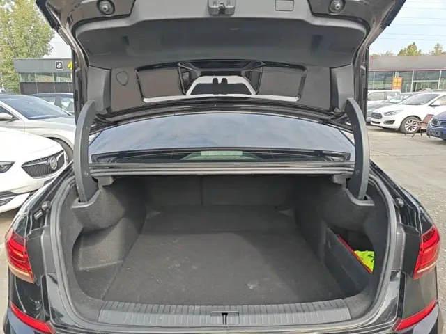 Volkswagen Passat — Фото автомобиля 18