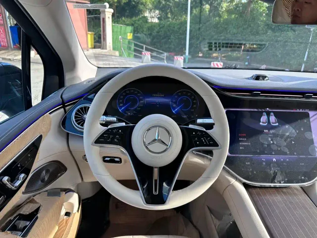 Mercedes-Benz EQS SUV — Фото автомобиля 15