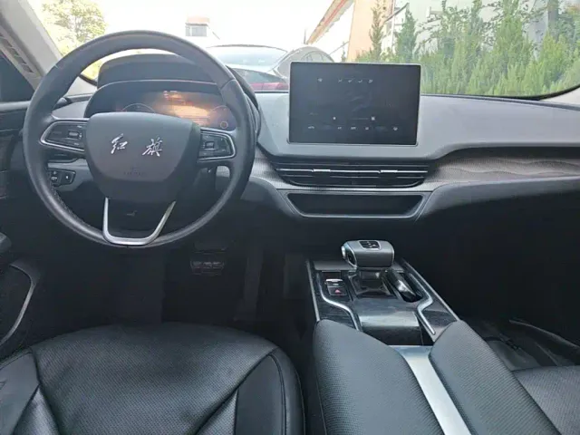 Hongqi E-QM5 — Фото автомобиля 9