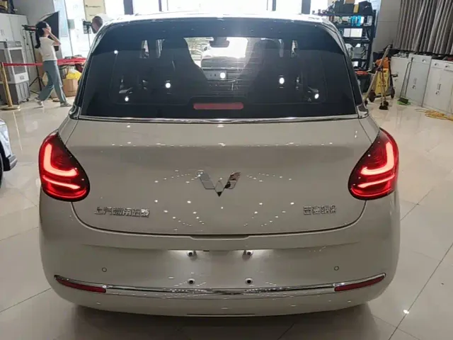 Wuling Bingo — Фото автомобиля 5