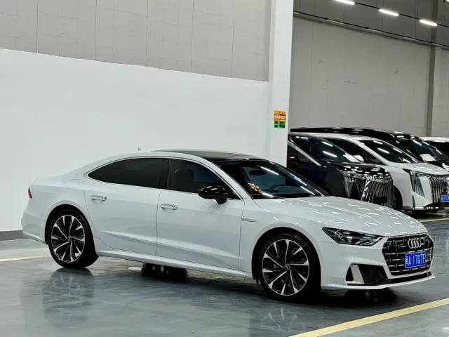 Audi A7L — Фото автомобиля 3