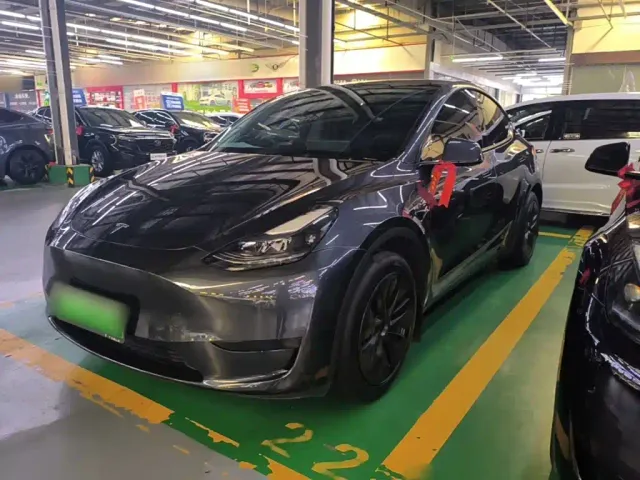 Фотография автомобиля — Tesla Model Y