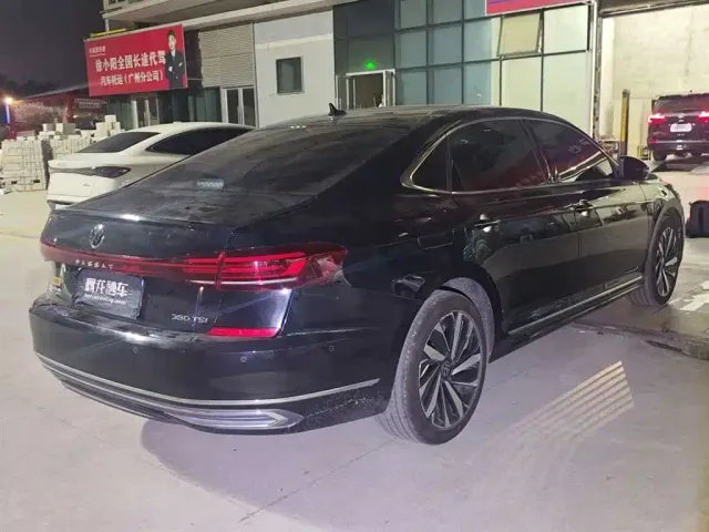 Volkswagen Passat — Фото автомобиля 9