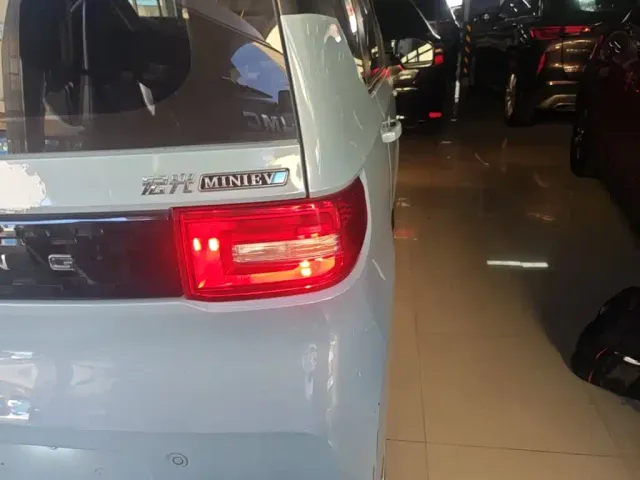 Wuling Hongguang Mini EV — Фото автомобиля 7