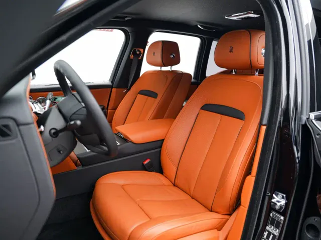 Rolls-Royce Cullinan — Фото автомобиля 10