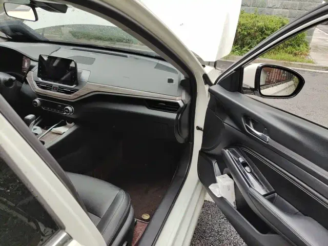 Nissan Teana — Фото автомобиля 19