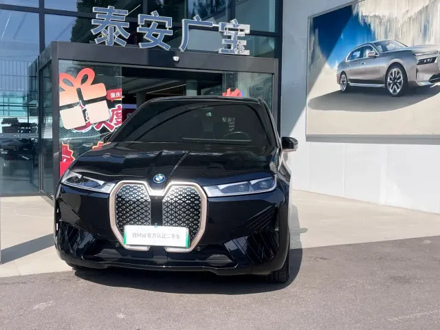 Фотография автомобиля — BMW iX