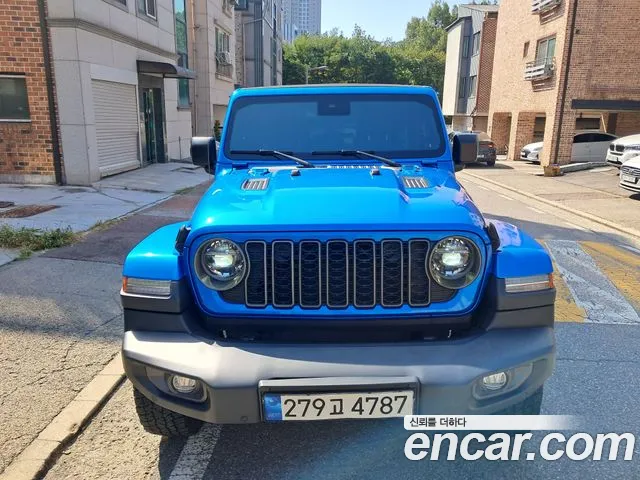 Фотография автомобиля — Jeep Wrangler JL
