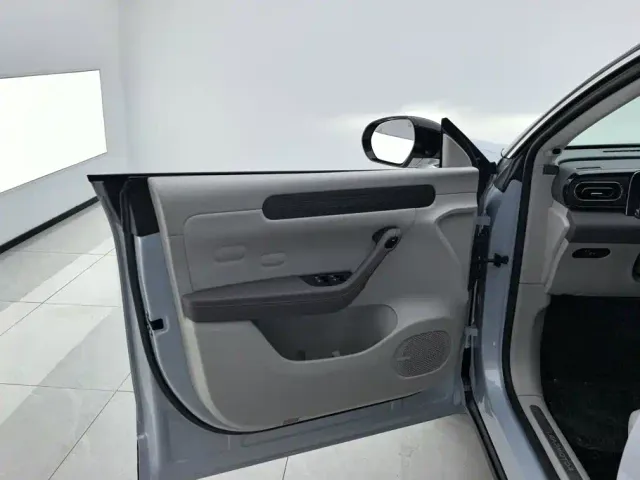 Leapmotor C11 — Фото автомобиля 7