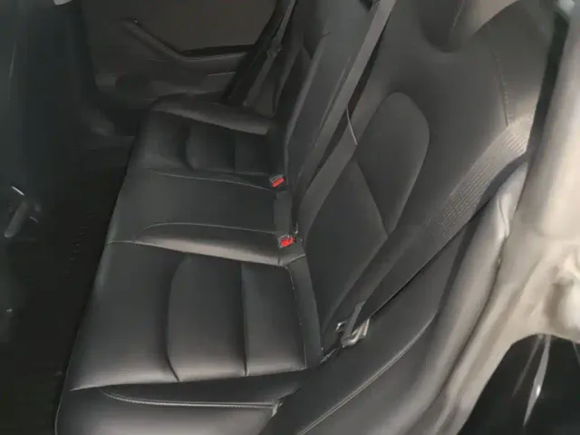 Tesla Model 3 — Фото автомобиля 16