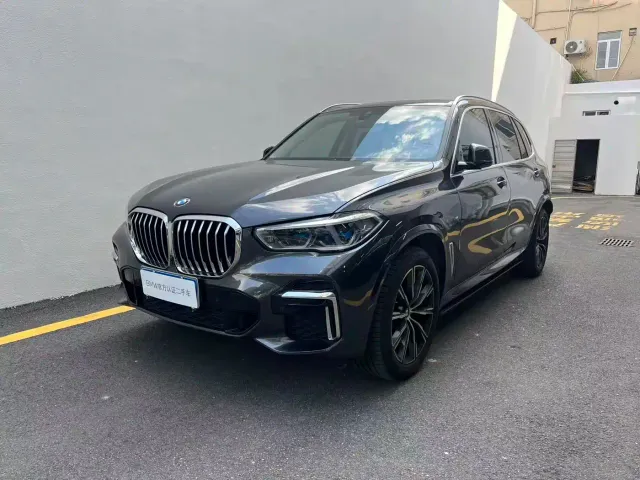 Фотография автомобиля — BMW X5