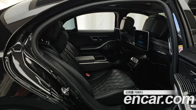 Mercedes-Benz S-Class — Фото автомобиля 12