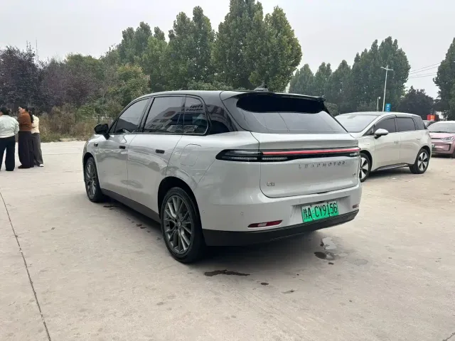 Leapmotor C10 — Фото автомобиля 9
