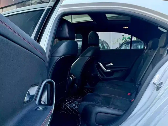 Mercedes-Benz A-Class — Фото автомобиля 12
