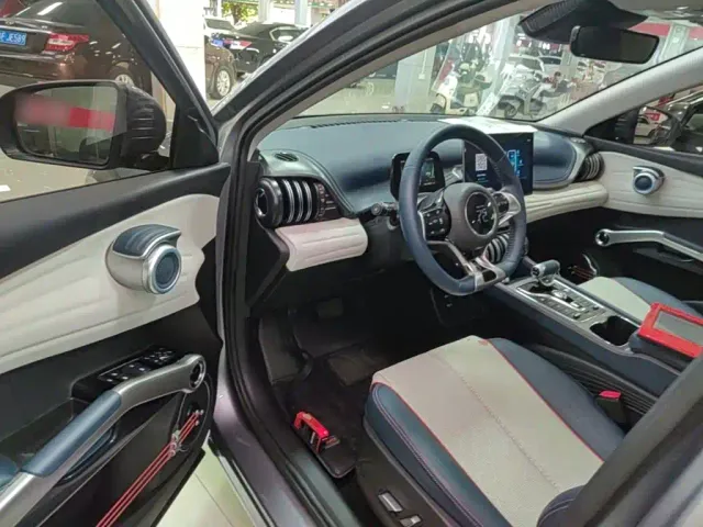 BYD Yuan PLUS — Фото автомобиля 15