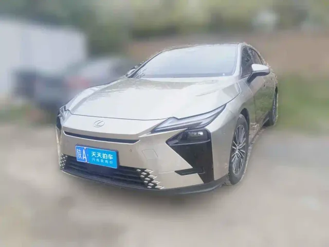 Фотография автомобиля — Lexus ES