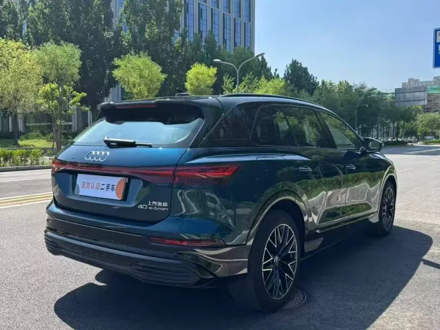 Audi Q5 e-tron — Фото автомобиля 6
