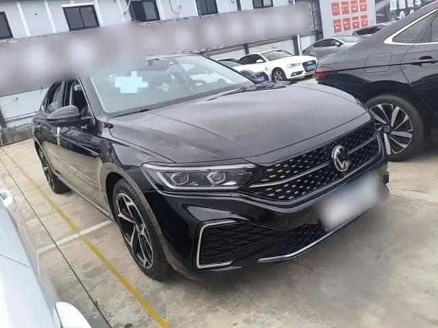 Volkswagen Passat 2023 Facelift 330TSI Starlight Luxury Edition — Фото автомобиля 21