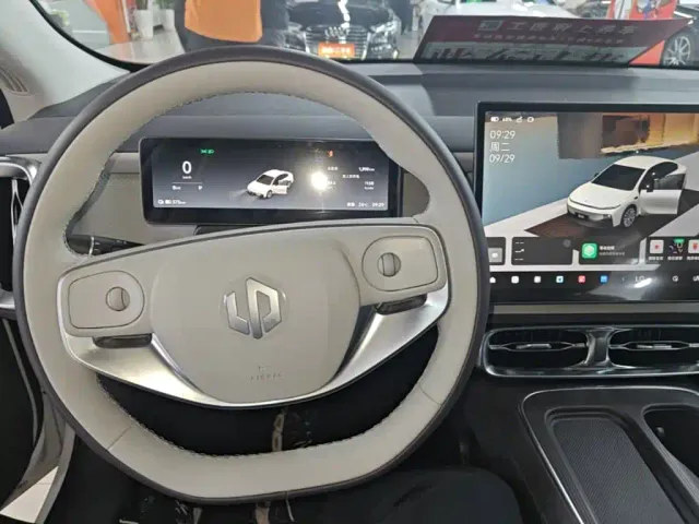 Leapmotor B01 — Фото автомобиля 9