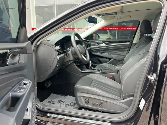Volkswagen Passat — Фото автомобиля 6