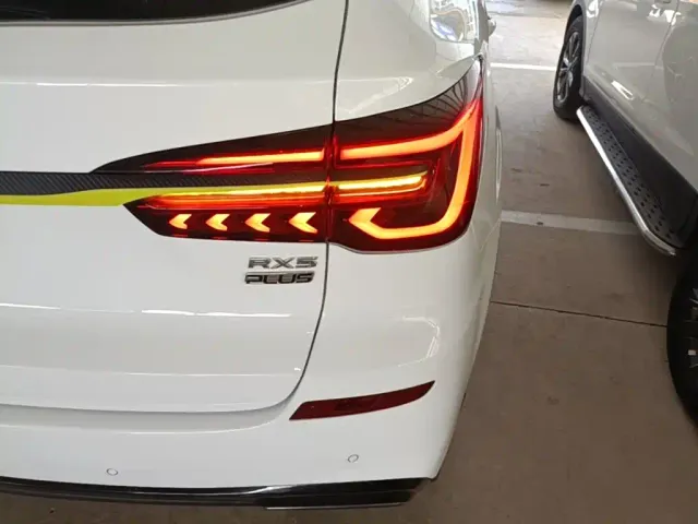 Roewe RX5 — Фото автомобиля 7