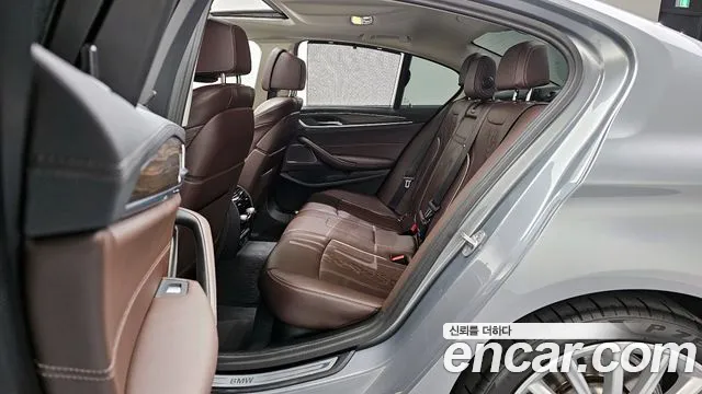 BMW 5-Series 5 серия (G30) 530i xDrive Luxury — Фото автомобиля 12