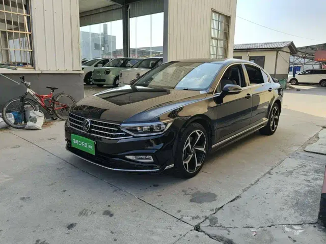 Фотография автомобиля — Volkswagen Magotan
