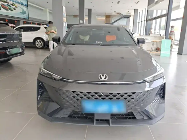 Changan UNI-V — Фото автомобиля 2