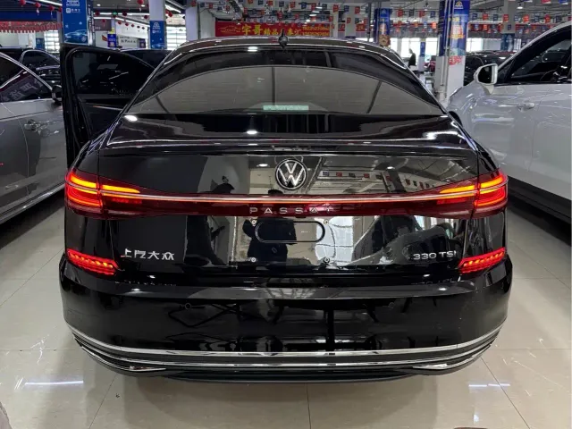 Volkswagen Passat — Фото автомобиля 7