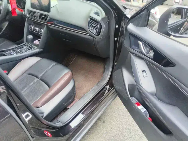 Mazda CX-4 — Фото автомобиля 12