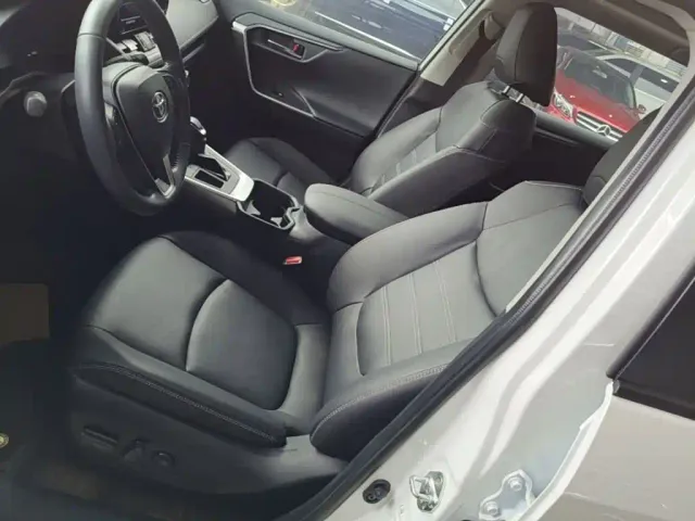Toyota RAV4 — Фото автомобиля 14