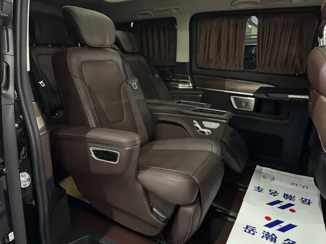 Mercedes-Benz V-Class — Фото автомобиля 11