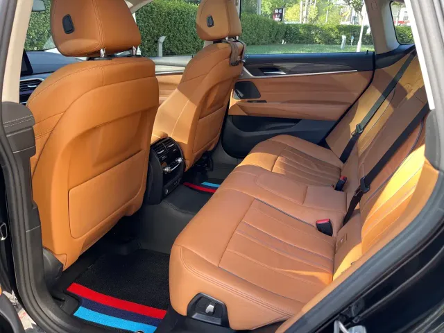 BMW 6 Series Gran Turismo — Фото автомобиля 8