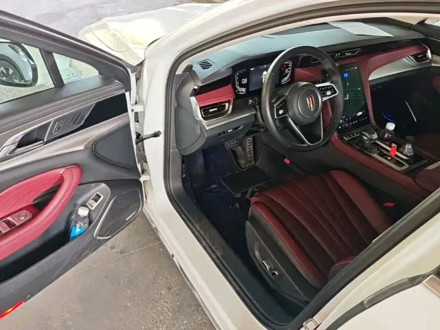 Hongqi H5 — Фото автомобиля 15