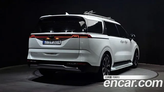 Kia Canival — Фото автомобиля 2