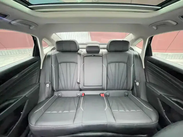 Volkswagen Passat — Фото автомобиля 15