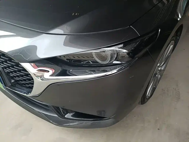 Mazda Axela — Фото автомобиля 23