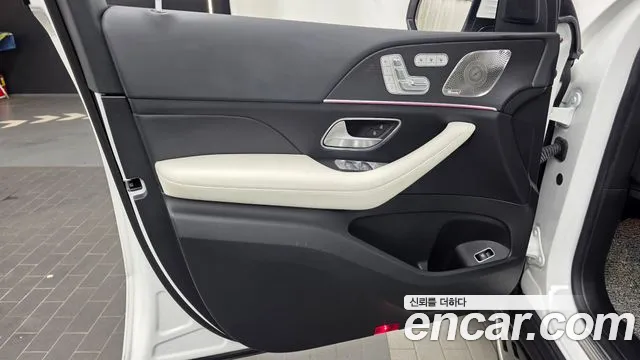 Mercedes-Benz GLE-Class — Фото автомобиля 23