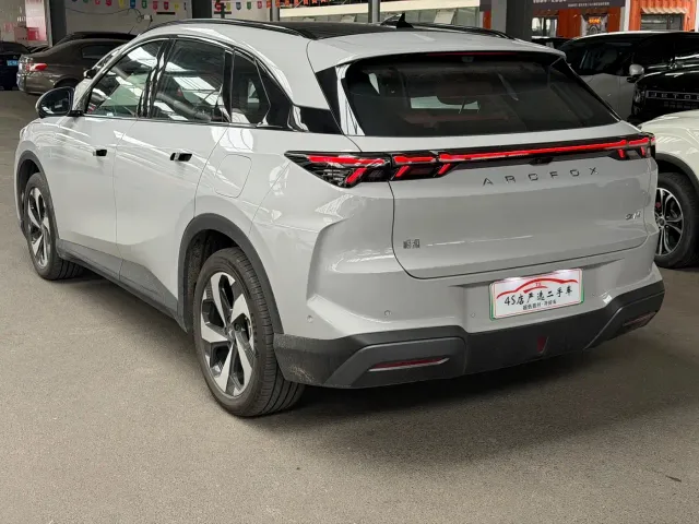 Arcfox Alpha T5 — Фото автомобиля 15