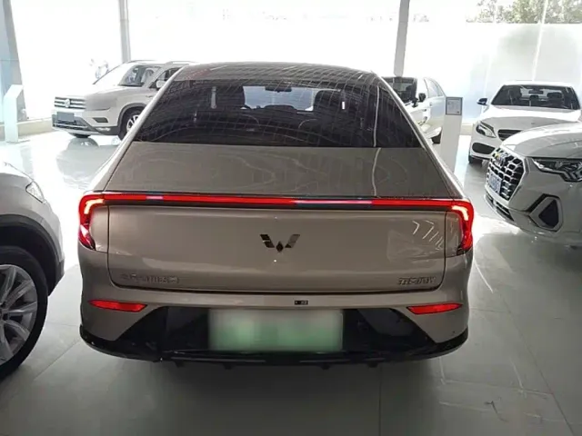 Wuling Starlight — Фото автомобиля 5