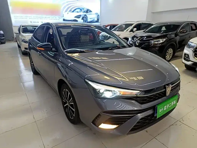 Roewe i5 — Фото автомобиля 3