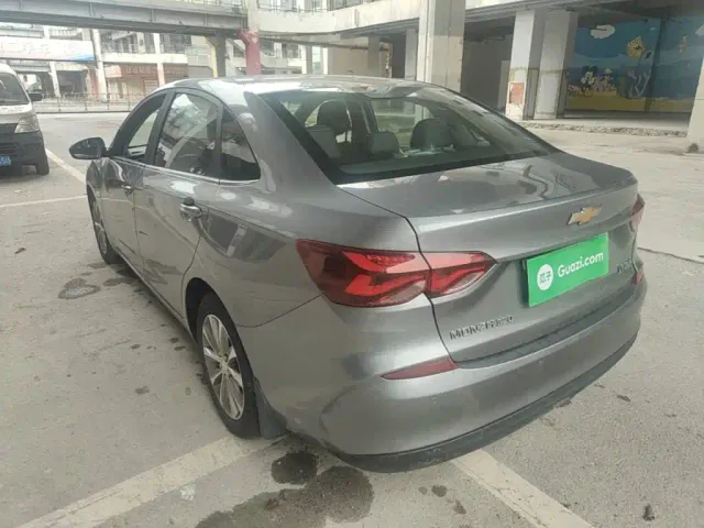 Chevrolet Monza — Фото автомобиля 4