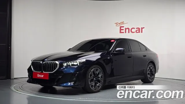 Фотография автомобиля — BMW 5 Series
