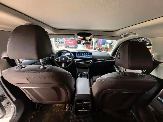 BMW i3 — Фото автомобиля 12