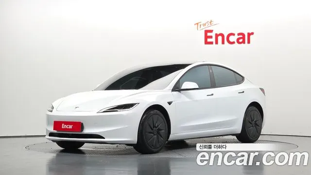 Фотография автомобиля — Tesla Model 3