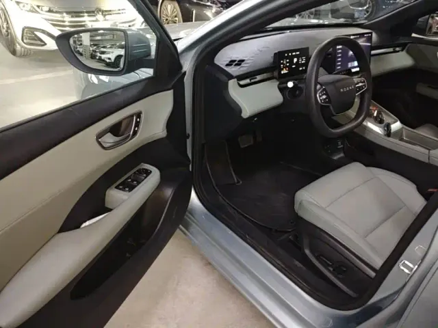 Roewe D6 — Фото автомобиля 15