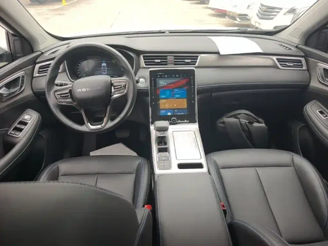 Roewe RX5 — Фото автомобиля 9