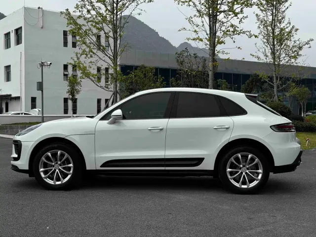 Porsche Macan — Фото автомобиля 12